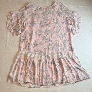 LOFT Women's Pink Gray Floral Blouse Tunic Lace Ruffle Hem Size XS
